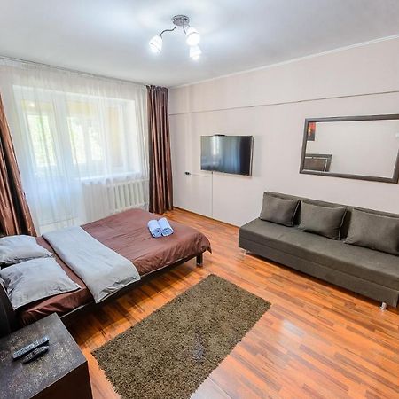 Apartments On Tole By 12 App 51 อัลมาตี ภายนอก รูปภาพ
