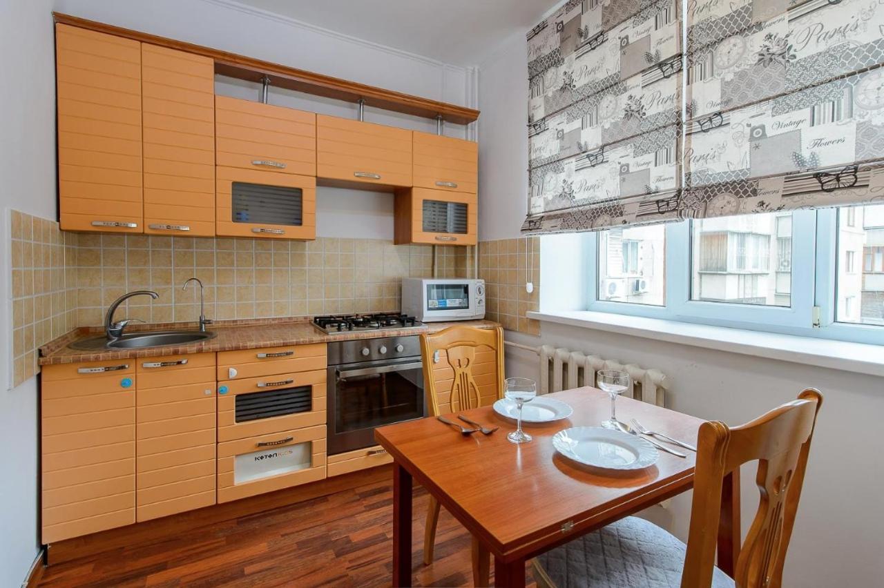 Apartments On Tole By 12 App 51 อัลมาตี ภายนอก รูปภาพ
